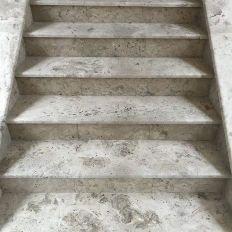 Лестницы из доломита Геналдон