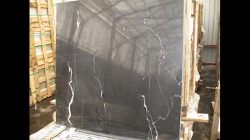 Мрамор Неро Марквина (Испания)