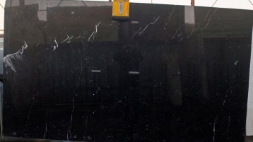 Мрамор Неро Марквина (Испания)