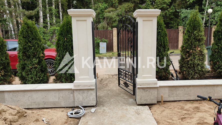 Фасад из белого известняка ИДЛ (4088)