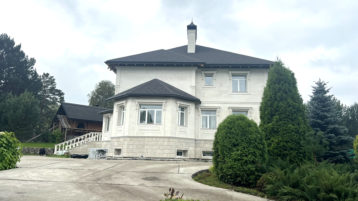 Фасад из известняка белого ИДА и доломита Геналдон (4076)