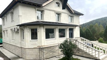 Фасад из известняка белого ИДА и доломита Геналдон (4076)