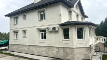 Фасад из известняка белого ИДА и доломита Геналдон (4076)