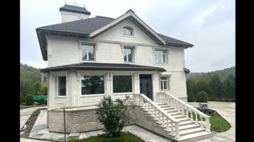 Фасад из известняка белого ИДА и доломита Геналдон (4076)