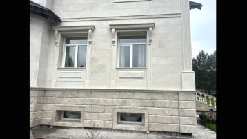 Фасад из известняка белого ИДА и доломита Геналдон (4076)