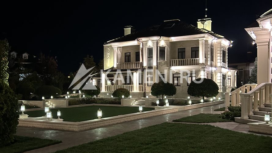 Красивый Фасад из Песчаника и Доломита (3030)