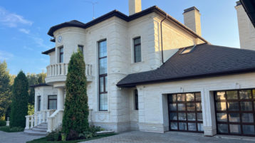 Красивый Фасад из Песчаника и Доломита (3030)