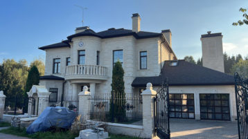 Красивый Фасад из Песчаника и Доломита (3030)