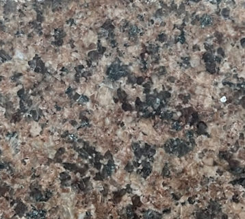 Структура полированного индийского гранита Бруно Ред