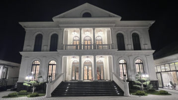 Фасад из известняка белого Классика (4699д)