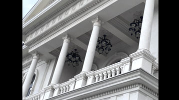 Фасад из известняка белого Классика (4699д)