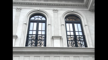 Фасад из известняка белого Классика (4699д)