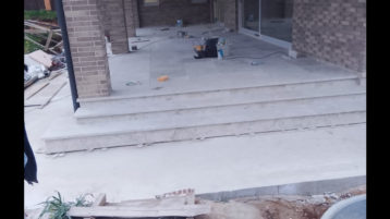 Отделка доломитом цоколя дома и площадок (4631)