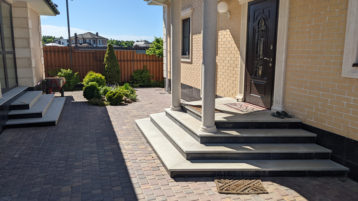 Гранитные ступени Загородный дом (1625)