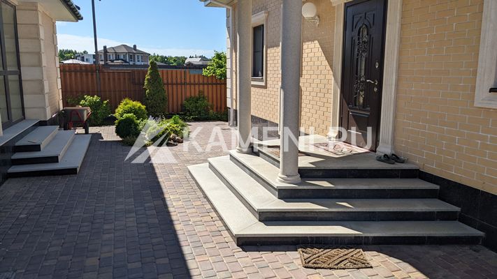 Гранитные ступени Загородный дом (1625)