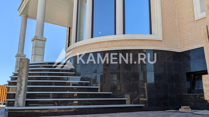 Гранитные ступени Загородный дом (1625)