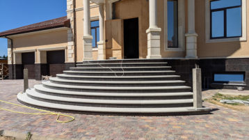 Гранитные ступени Загородный дом (1625)