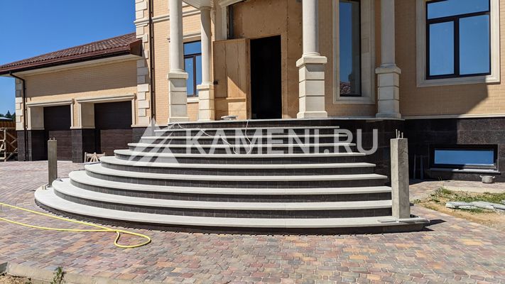 Гранитные ступени Загородный дом (1625)
