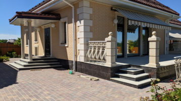 Гранитные ступени Загородный дом (1625)