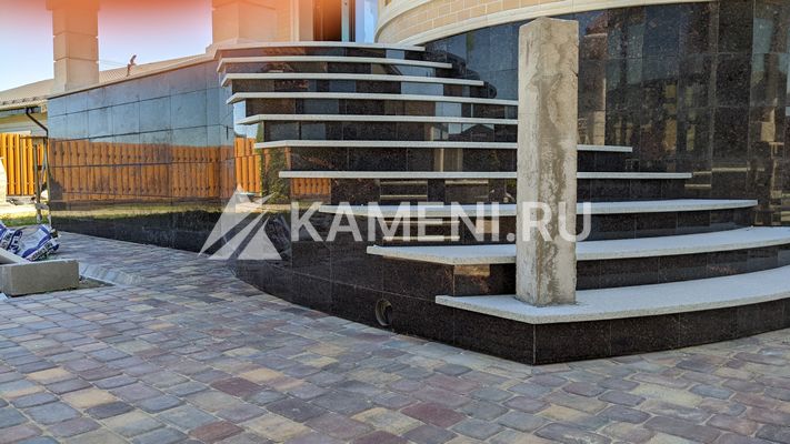 Гранитные ступени Загородный дом (1625)