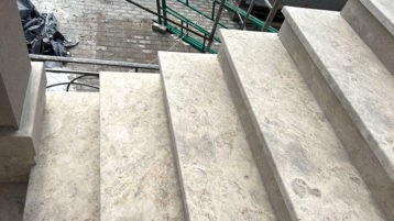 Лестницы наружние из Доломита Геналдон (3488)