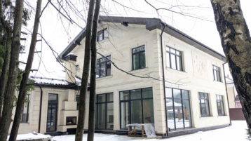 Фасад из песчаника ПДБ (2986)