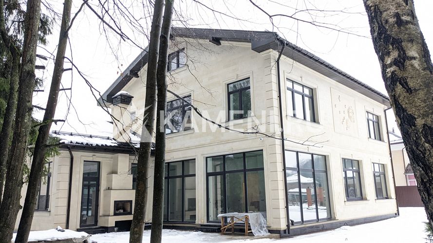 Фасад из песчаника ПДБ (2986)