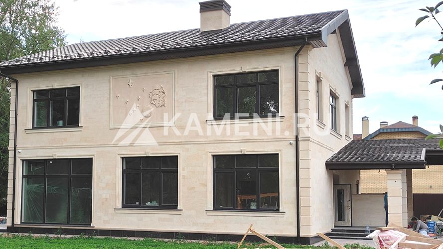 Фасад из песчаника ПДБ (2986)