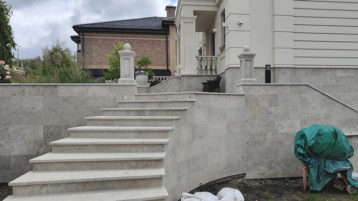 Доломит Геналдон на лестницах в загородном доме (3725)