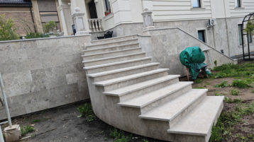 Доломит Геналдон на лестницах в загородном доме (3725)