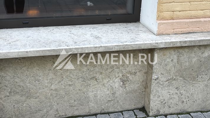Подоконники, цоколь из доломита Геналдон (8025)