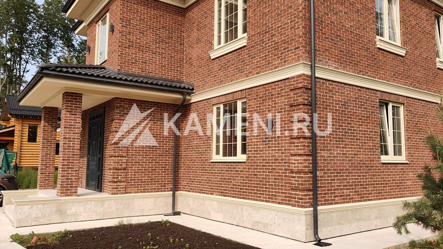 Доломит Геналдон на цоколе загор.дома (5051)